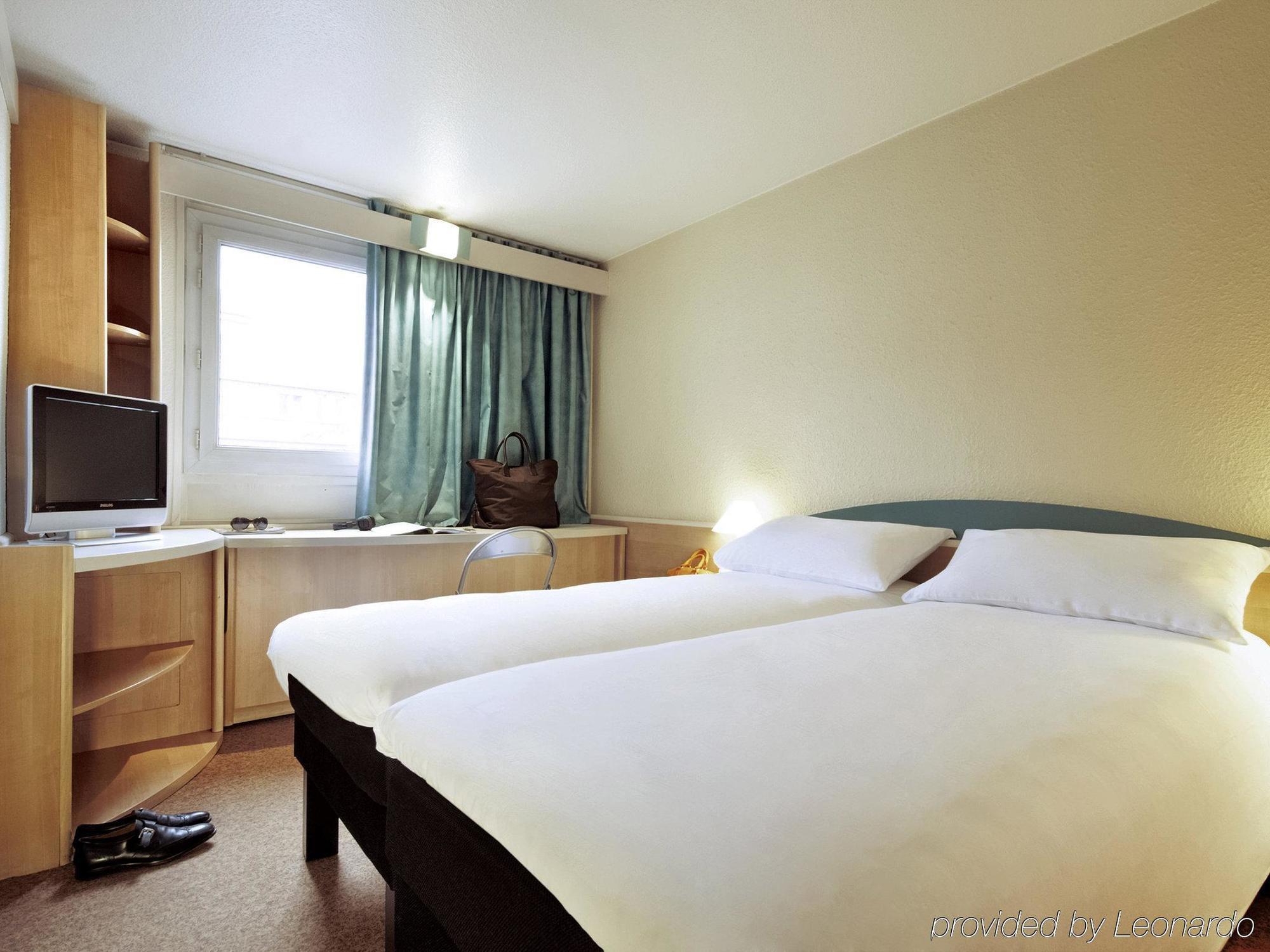 Hotel Ibis Lyon L'Isle D'Abeau Exteriér fotografie