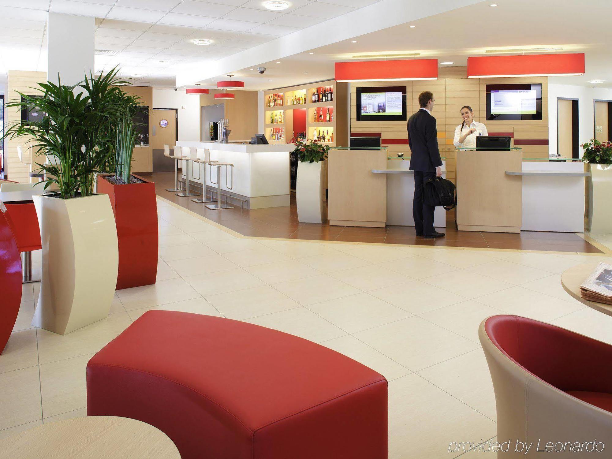 Hotel Ibis Lyon L'Isle D'Abeau Exteriér fotografie