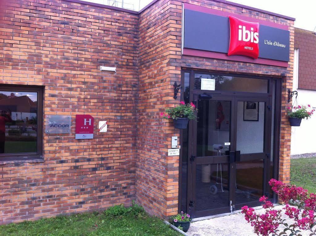 Hotel Ibis Lyon L'Isle D'Abeau Exteriér fotografie